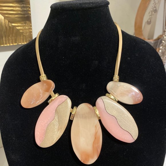 Retro oval acrylic necklace from RUSH Brand-NWT - Picture 1 of 5